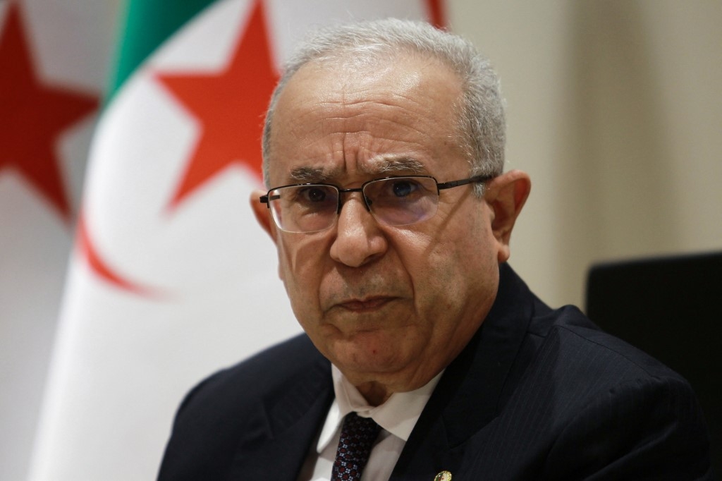 « Les autorités algériennes, surprises par ce brusque revirement de position de l’ex-puissance administrante du Sahara occidental, ont décidé le rappel de leur ambassadeur à Madrid pour consultations avec effet immédiat », a déclaré le ministère des Affaires étrangères de Ramtane Lamamra (AFP)