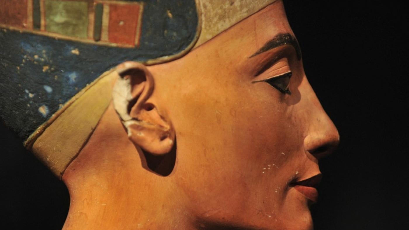Ce buste de la reine Néfertiti d’Égypte est exposé au Neues Museum de Berlin (AFP)