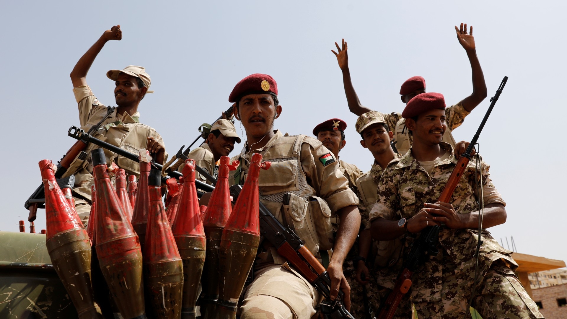 Sudan's paramilitary Rapid Support Forces (RSF) soldiers in Khartoum, 18 June, 2019 (Reuters)