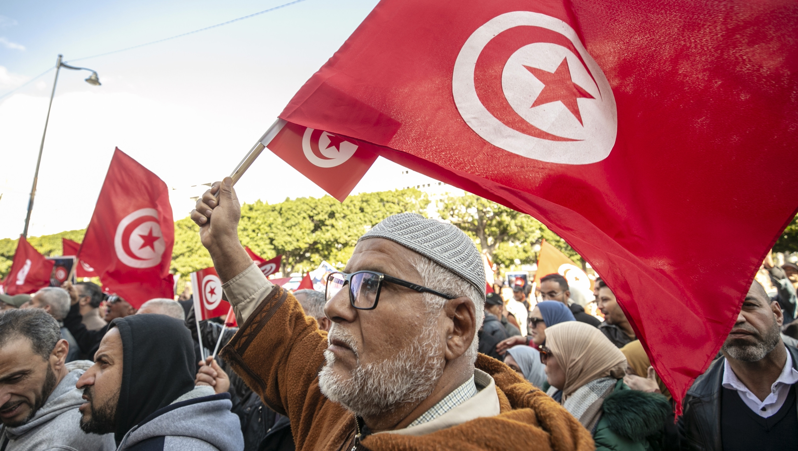 Des Tunisiens manifestent contre le gouvernement du président Kais Saied à Tunis, le 5 mars 2023 (Anadolu)