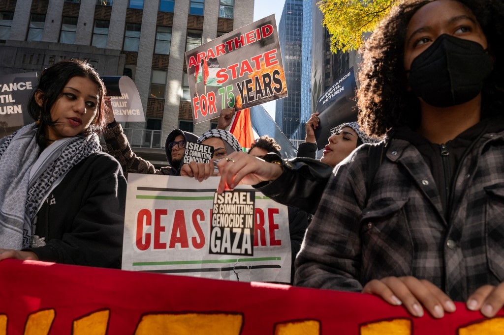 City University of New York (Cuny) students call for a ceasefire in Gaza in front of the chancellor's office in Manhattan, 2 November 2023 (Spencer Platt/AFP)