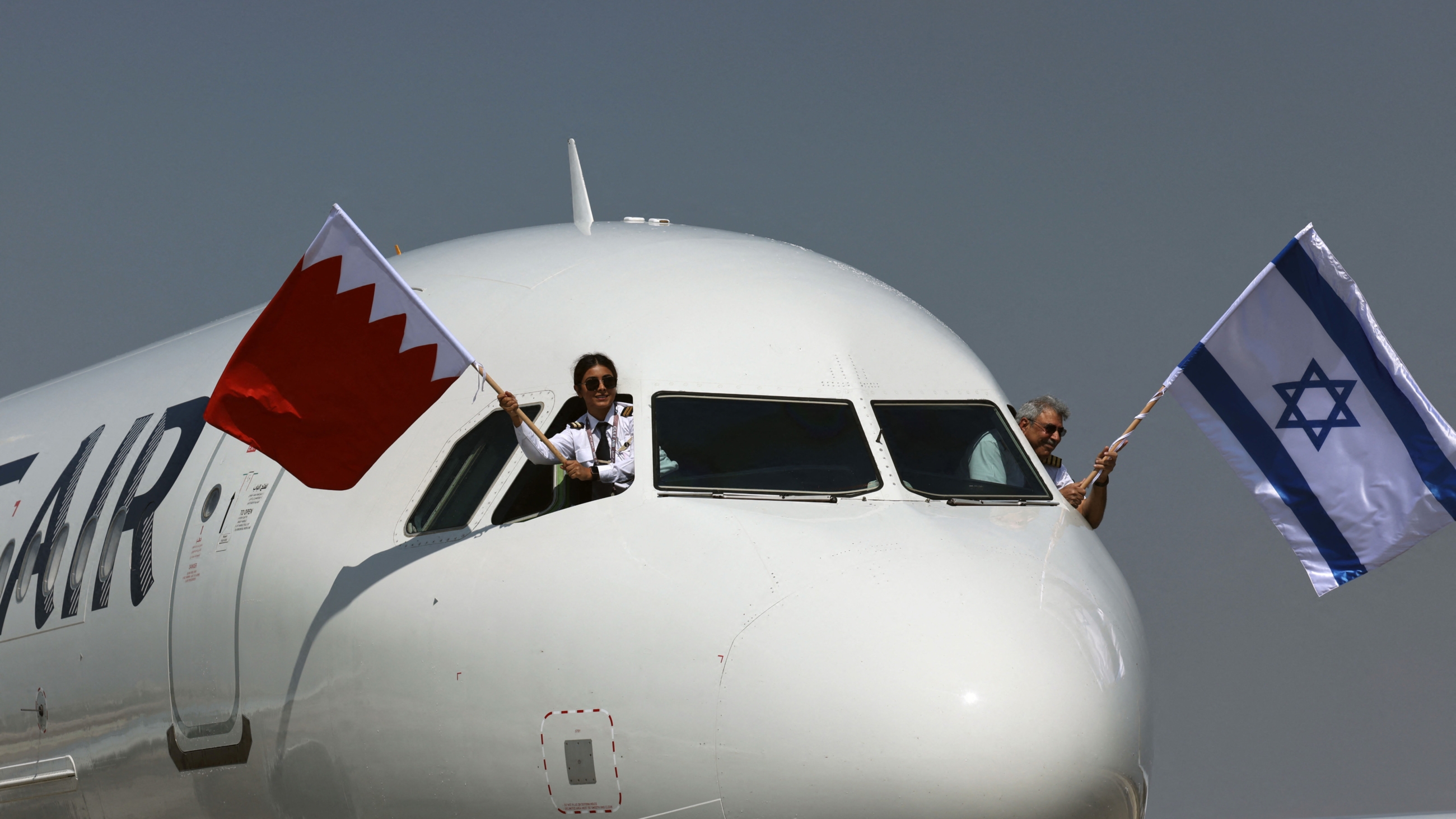 A Gulf Air A320 aeroplane coming from the Bahraini capital Manama arrives at Ben Gurion Airport near Tel Aviv, 30 September 2021 (AFP)