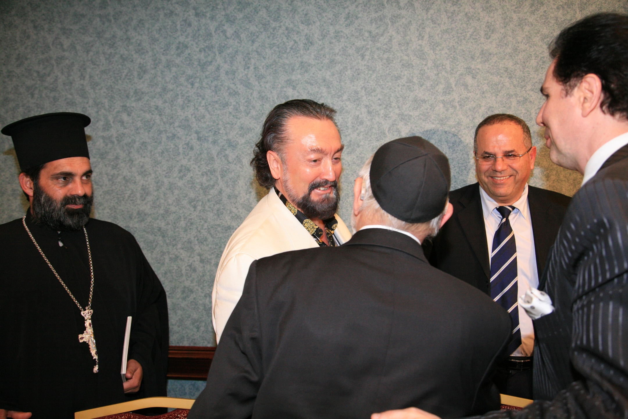 Adnan Oktar meets with a range of religious leaders in 2010 (Wikicommons)