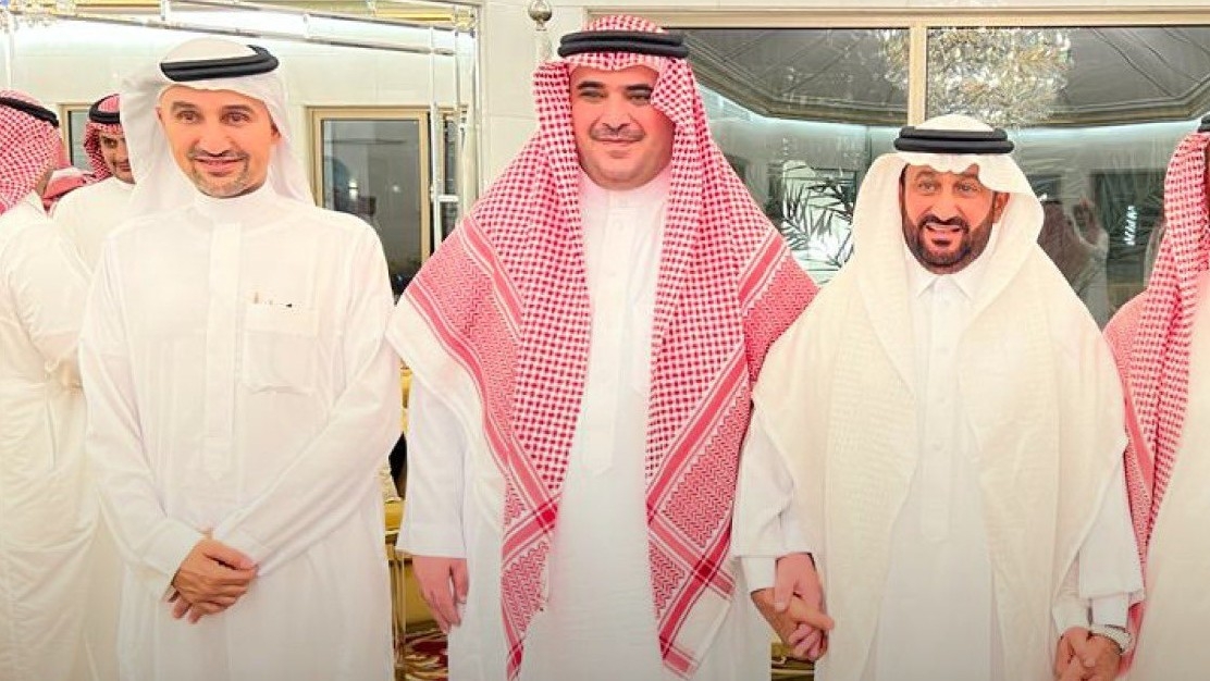 Saud al-Qahtani, centre, seen in Ahmed al-Obaikan's house in Jeddah, in his first public appearance (Screengrab)