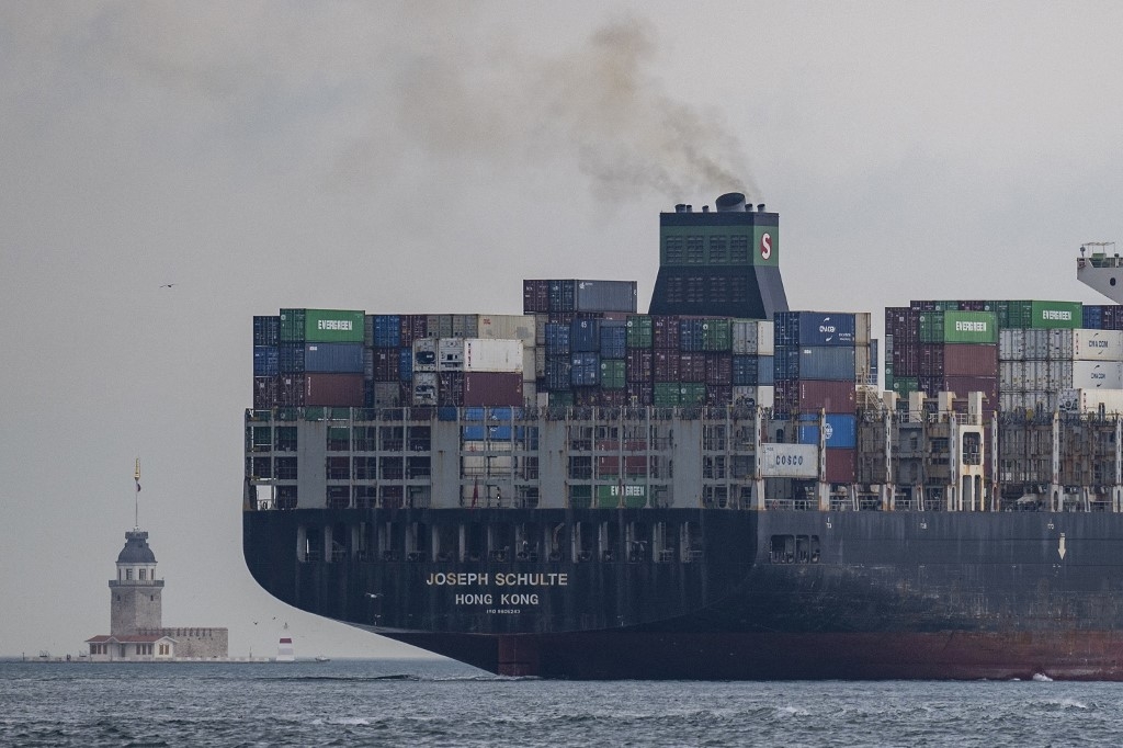 A container ship transits Bosphorus in Istanbul on August 18 2023. (Yasin Akgul / AFP)