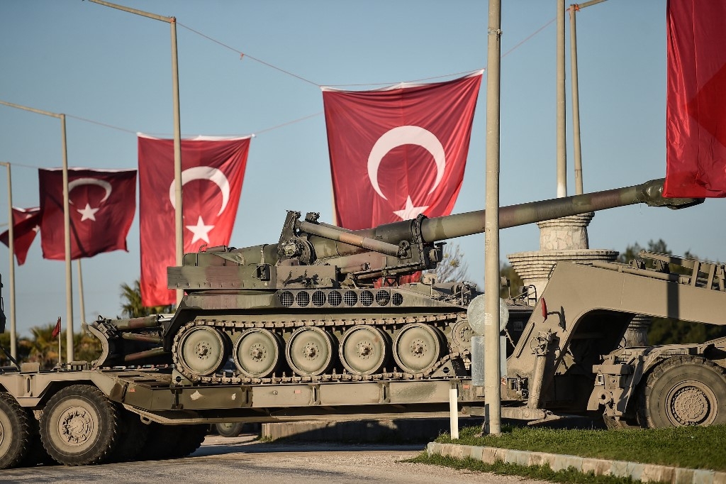 A Turkish T-155 Firtina howitzer, which is using 155mm artillery shells that are needed by Ukraine. (Ozan Kose / AFP)