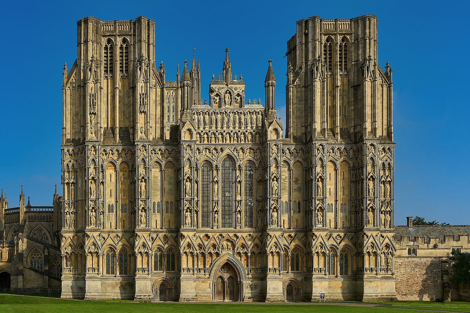 Wells Cathedral's west facade (MEE/Diana Darke)