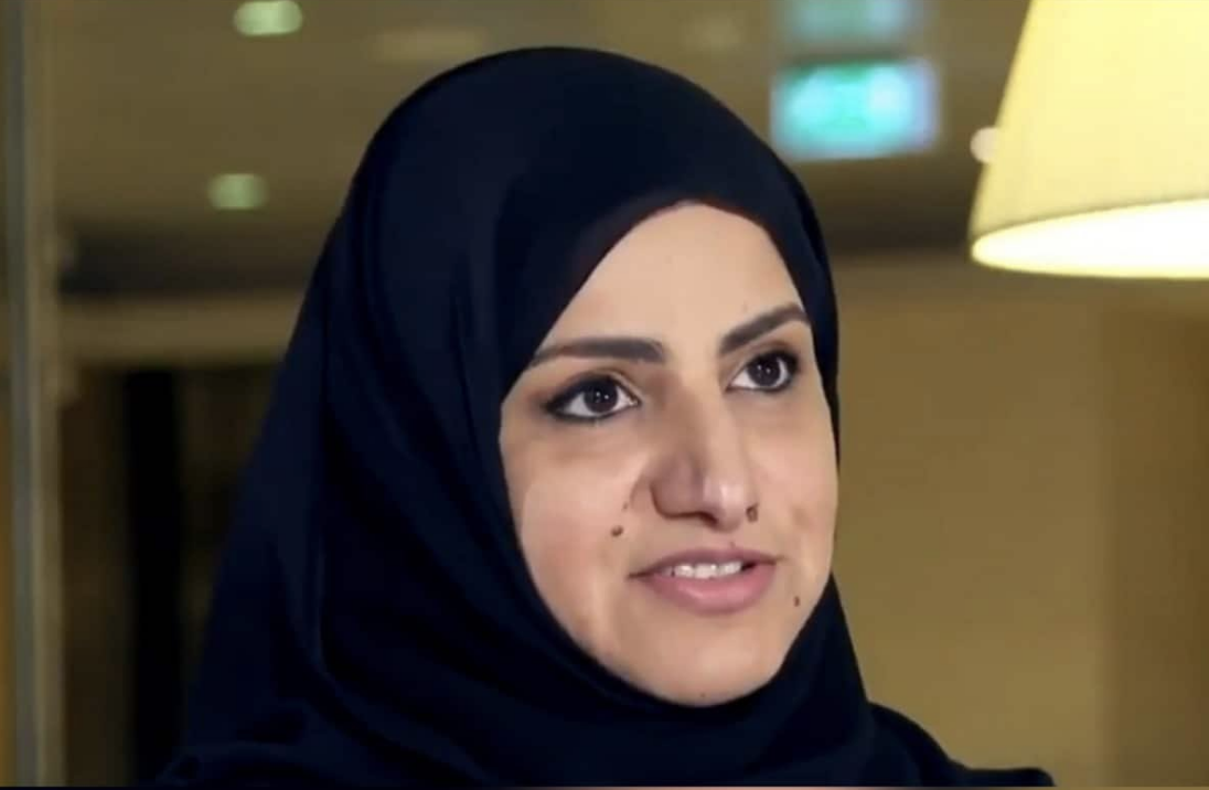 Noura al-Qahtani, 50 ans et mère de cinq enfants, a vu sa condamnation passer de 13 à 45 ans de prison. D’après ce que sait Amnesty International, il s’agit de la plus lourde peine jamais prononcée contre une Saoudienne pour s’être exprimée pacifiquement en ligne (Twitter)