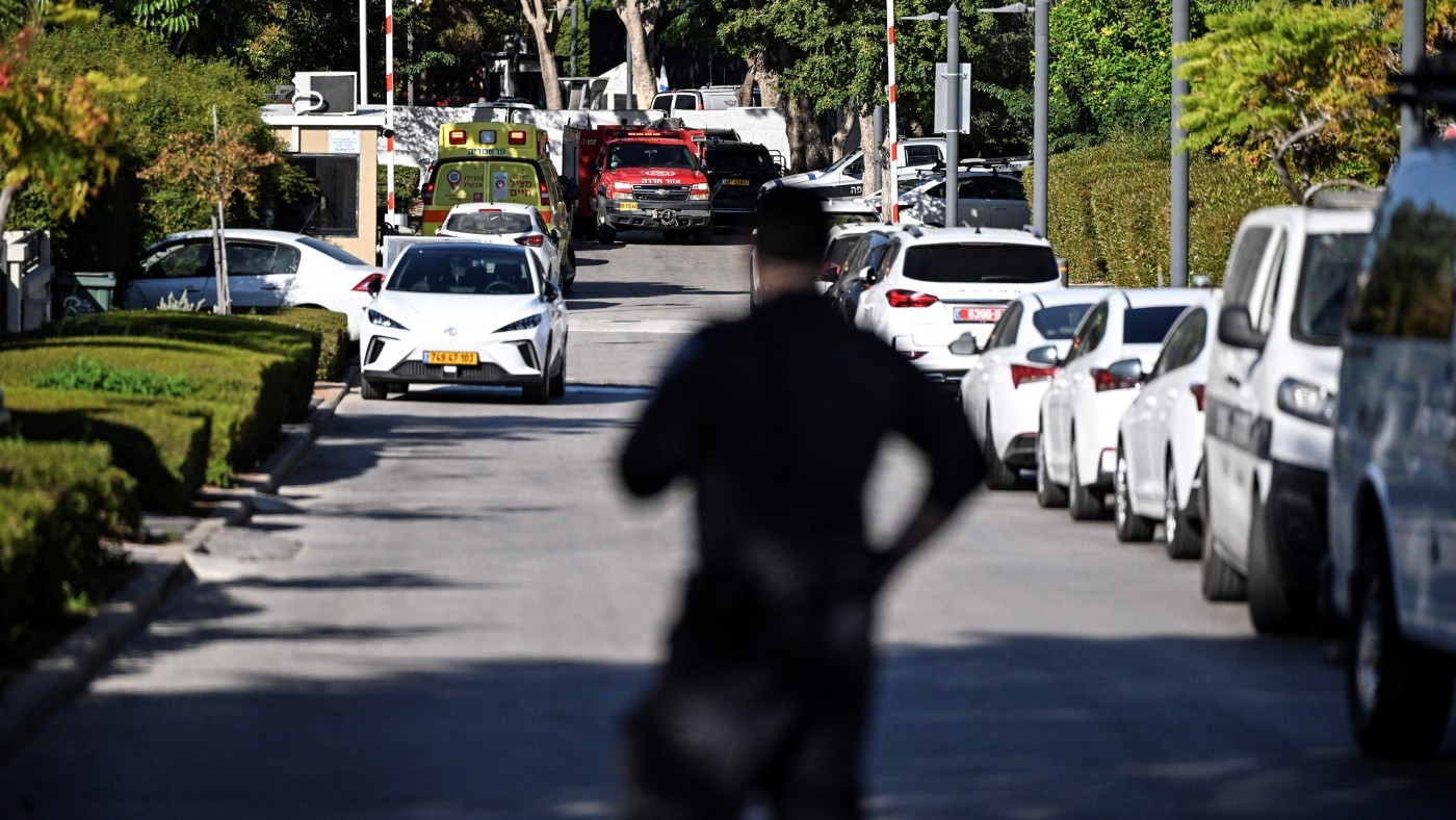 A member of Israeli security personnel stands at the entrance to a street, following a drone attack on Benjamin Netanyahu's home in Caesarea, 19 September 2024 (Reuters)