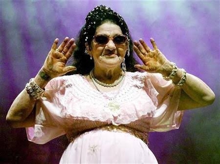 Décédée il y a dix-sept ans, un 15 mai 2006 à Paris à l’âge de 83 ans, Remitti est considérée comme une des pionnières du raï (Twitter)