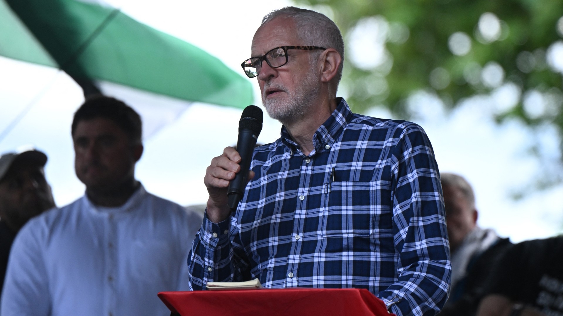 Former Labour Party leader Jeremy Corbyn addresses pro-Palestinian in London on 6 July 2024 (AFP/Justin Tallis)