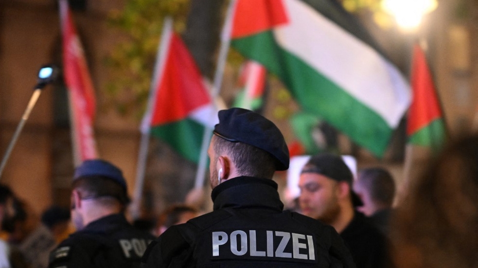 Riot police monitor a pro-Palestinian demonstration in Duisburg, western Germany, on 9 October 2023 (Ina Fassbender/AFP)