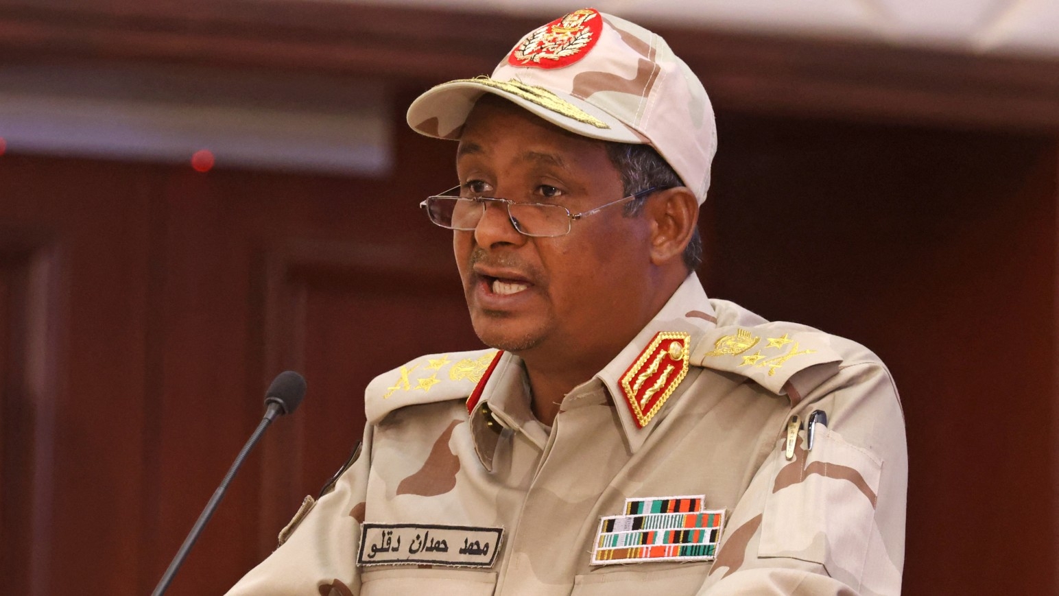 Sudan's paramilitary commander Mohamed Hamdan Daglo speaks following the signing of an initial deal aimed at ending a deep crisis caused by last year's military coup, in the capital Khartoum on December 5, 2022.