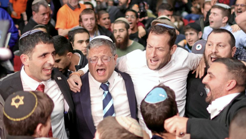 Lors du rassemblement, plusieurs personnalités politiques, dont le ministre israélien de la Sécurité nationale Itamar Ben-Gvir, ont dansé pour fêter leur projet d’annexion de la bande de Gaza (capture d’écran)