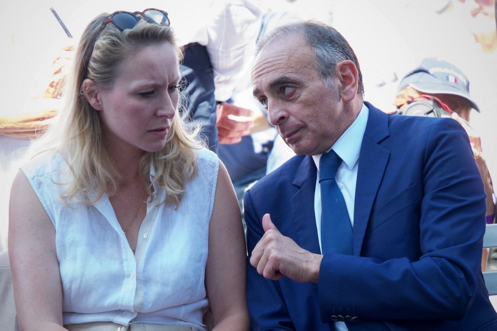 Marion Maréchal et Éric Zemmour considèrent que le gouvernement Macron a été « humilié » par la réaction algérienne après la mort du jeune Nahel à Nanterre (AFP/Guillaume Souvant)