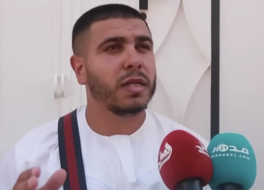 Mohamed Kissi, le Franco-Marocain de 33 ans qui a donné sa version des faits, a été secouru par la Marine marocaine (capture d’écran Al Omk/TV5 Monde)