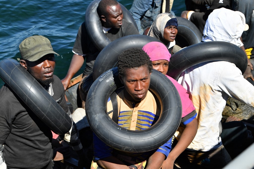 Plus de 2 498 personnes sont mortes ou ont disparu en 2023 en Méditerranée centrale, soit 75 % de plus que l’année précédente, selon l’Organisation internationale pour les migrations (AFP/Fethi Belaid)