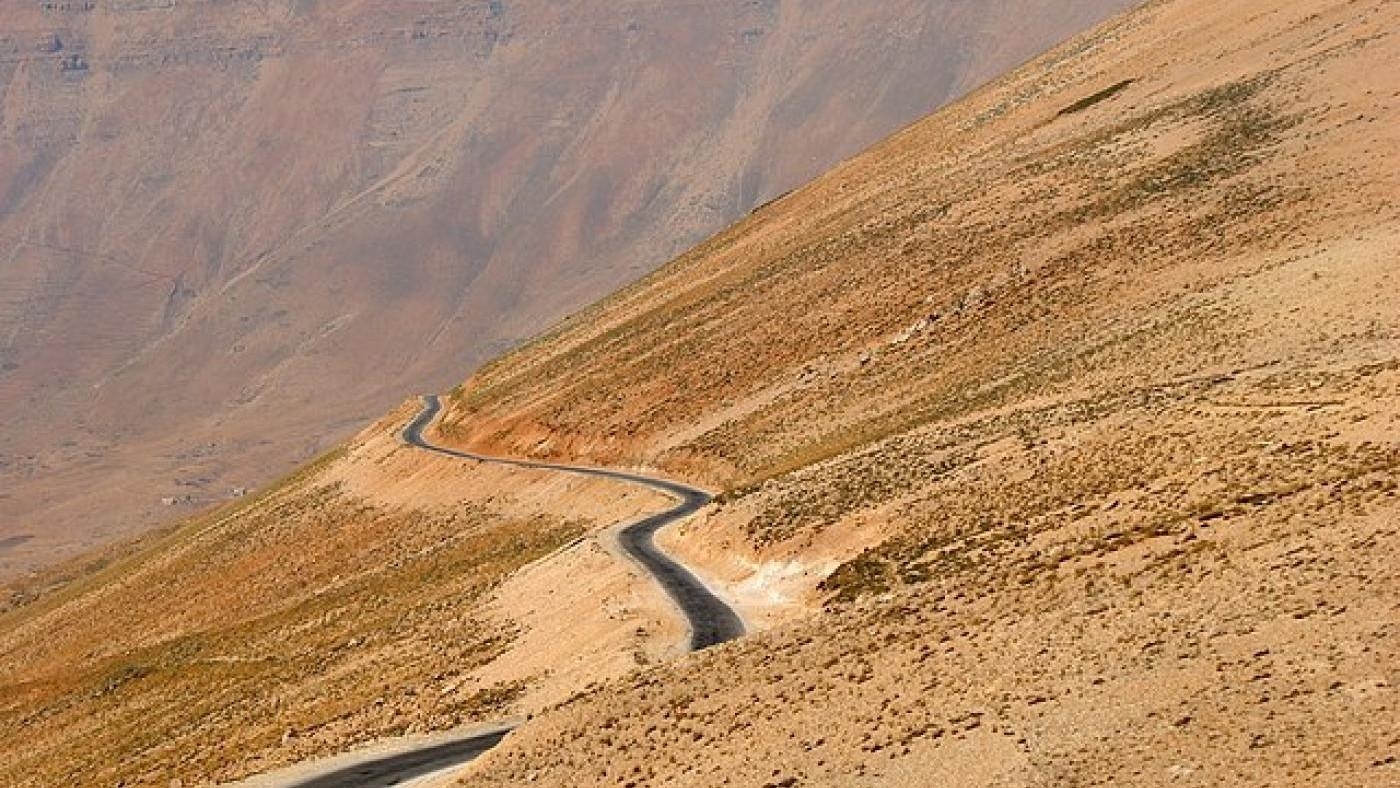 Une route étroite en lacet dans la région du Mont-Liban (Wikimedia Commons)