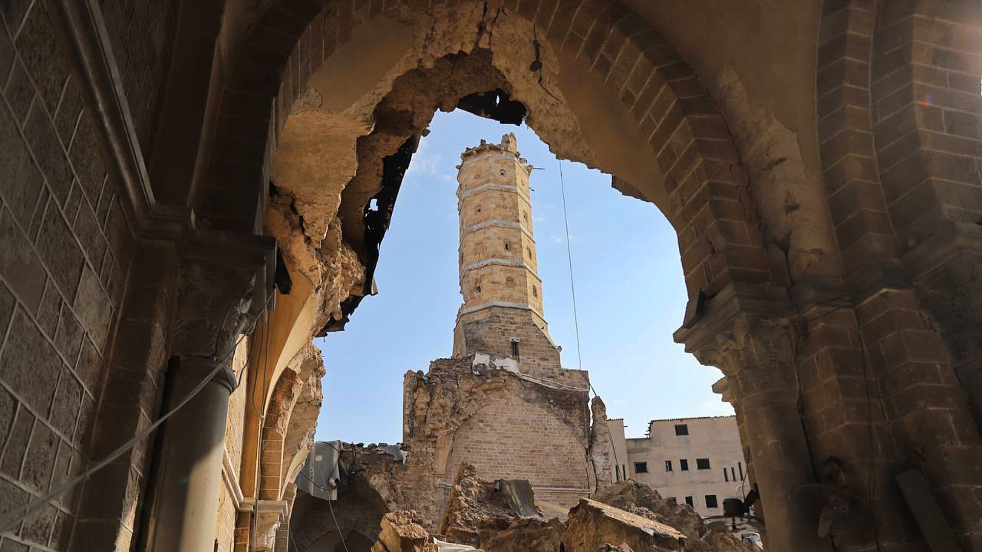 The oldest mosque in Gaza, the Omari Mosque, was severely damaged in Israeli bombardment, 2 January 2024 (Mohammed al-Hajjar/MEE)