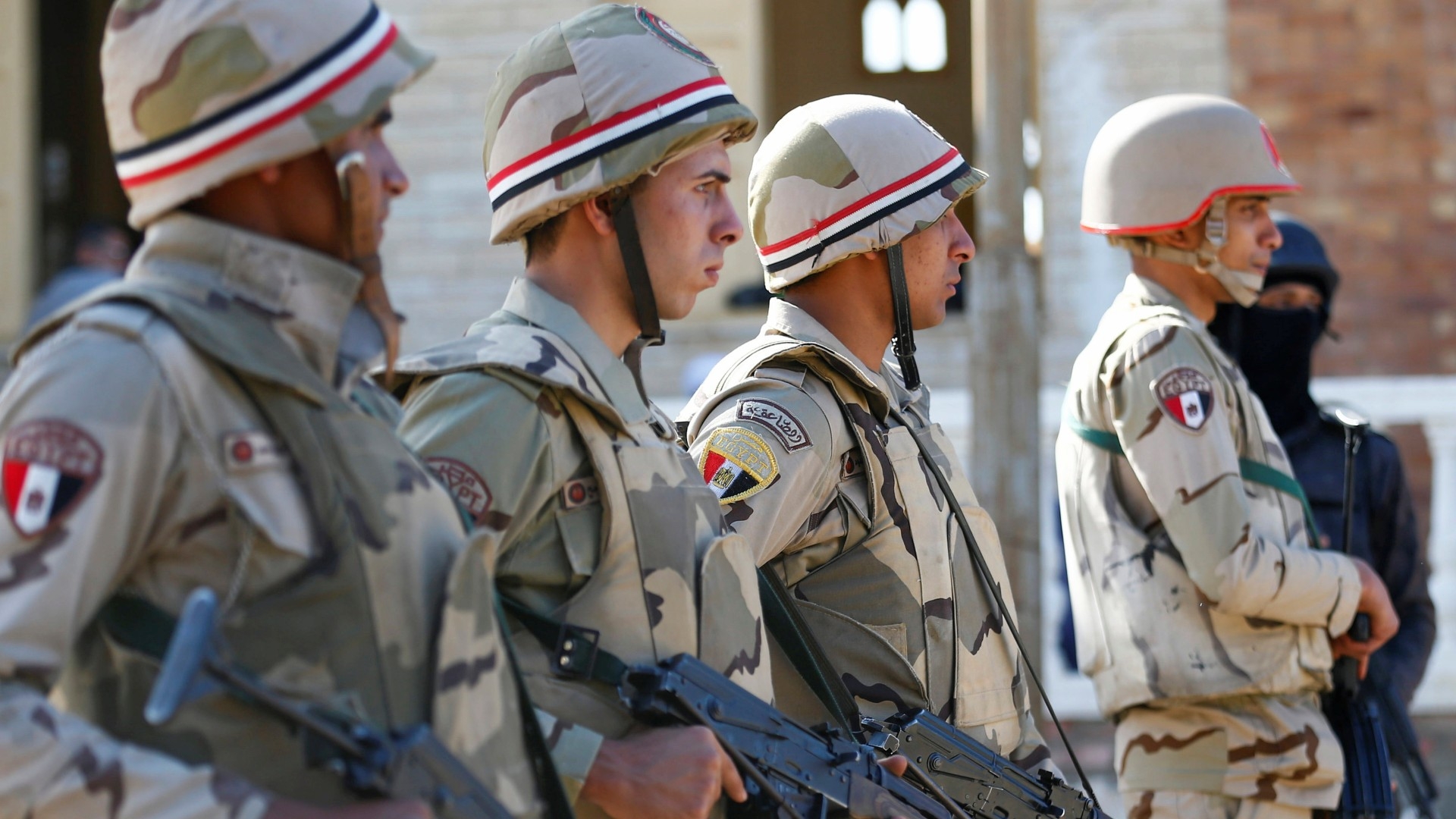 Military forces are seen in North Sinai, Egypt, December 1, 2017 (Reuters)