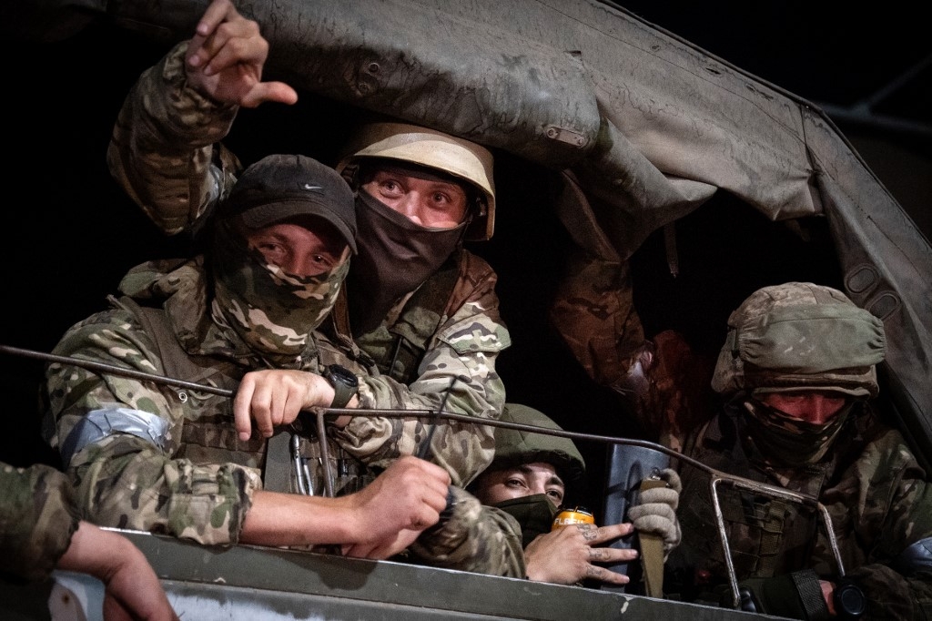 Un membre du groupe Wagner sur un véhicule militaire, le 24 juin 2023 à Rostov-sur-le-Don, dans l’ouest de la Russie (AFP/Roman Romokhov)