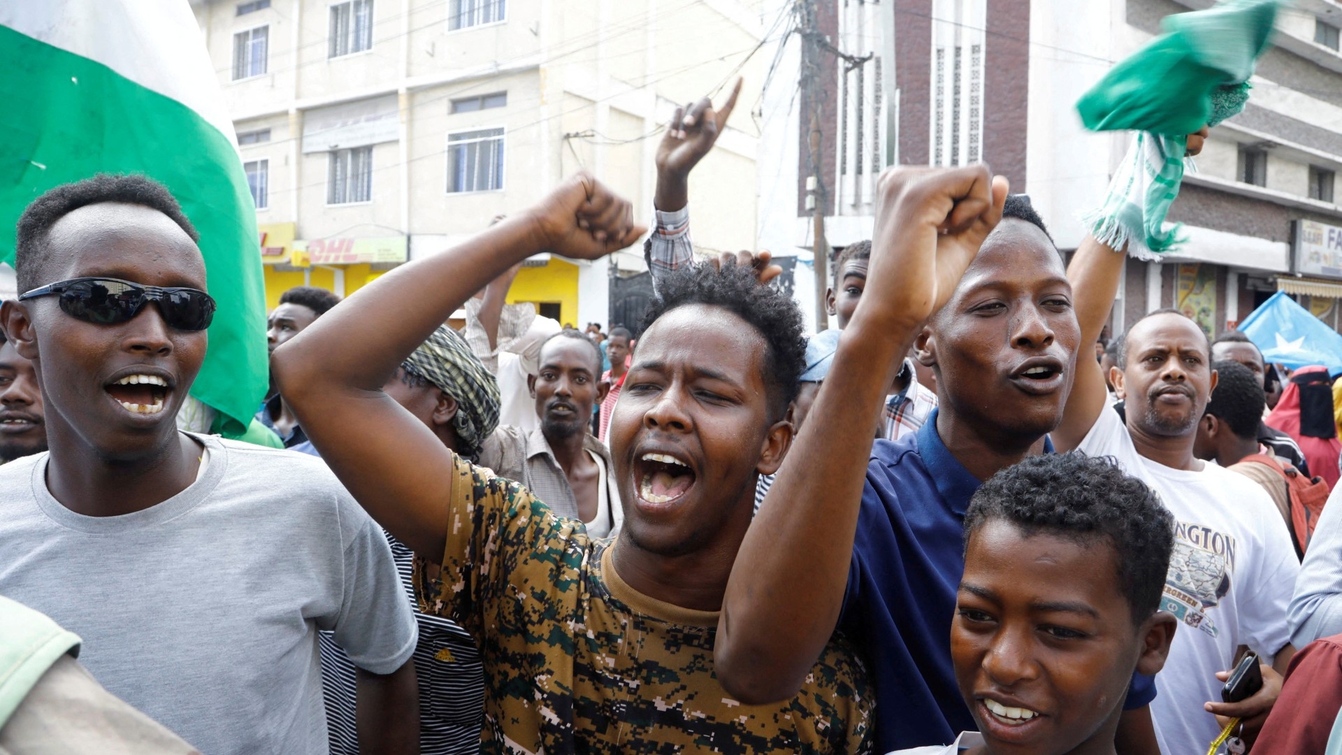 Somalis react during a march against the Ethiopia-Somaliland port deal along KM4 street in Mogadishu, 11 January, 2024 (Reuters/Feisal Omar)