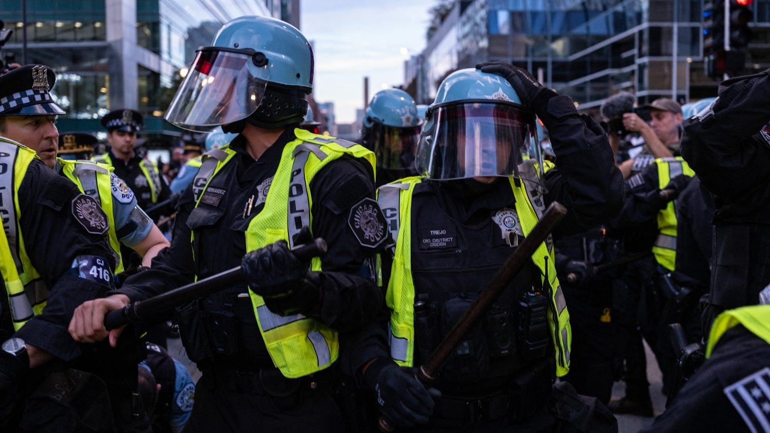 Police clash with Pro-Palestine protesters demonstrating near the Consulate General of Israel during the second day of the Democratic National Convention on 20 August 2024 in Chicago, Illinois.