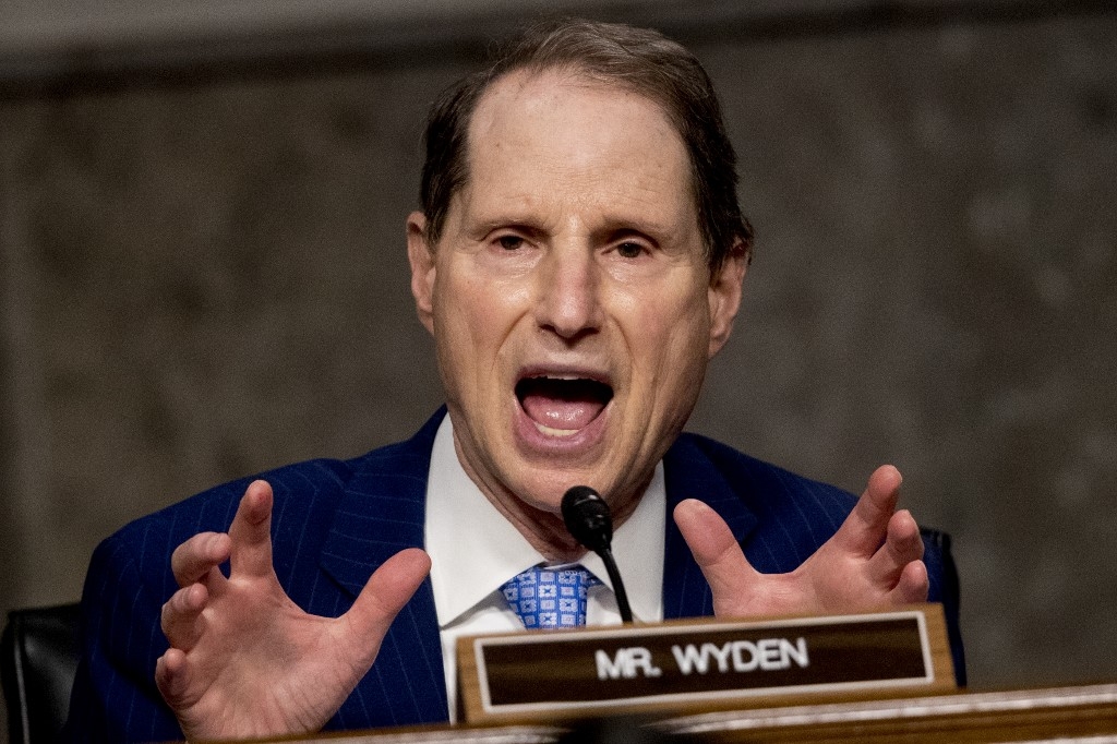 Senator Wyden's office helped declassify FBI documents confirming Saudi officials helped its US-based citizens flee the country to avoid legal issues.