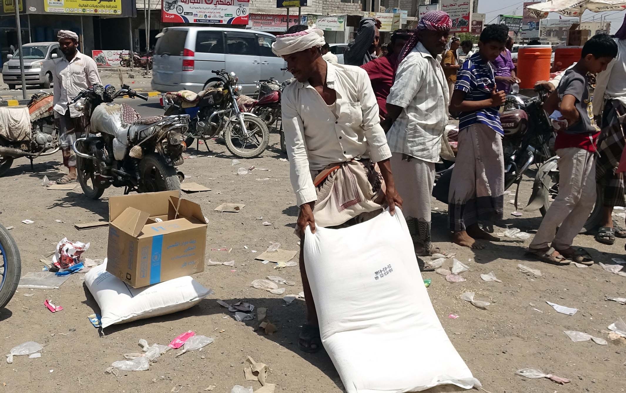 UN data shows that food imports through the ports of Hodeidah and Saleef dropped from 483,000 tonnes a month to 268,000 tonnes in February.