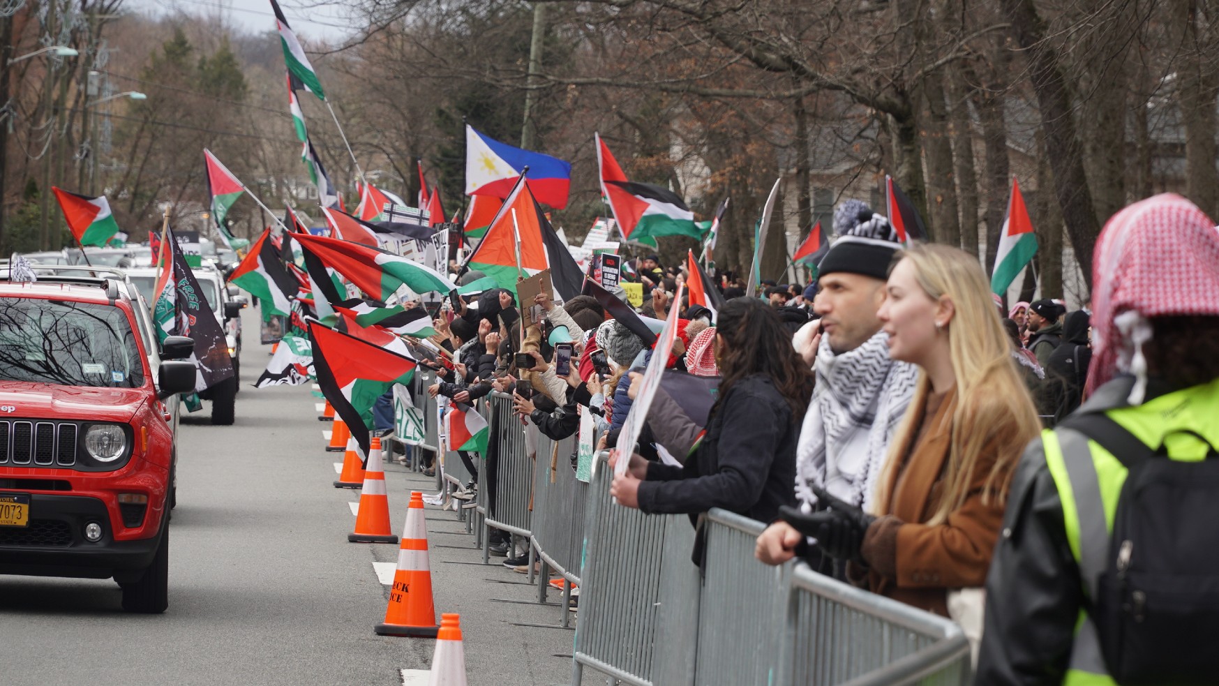 Protest Teaneck (MEE/Azad Essa)