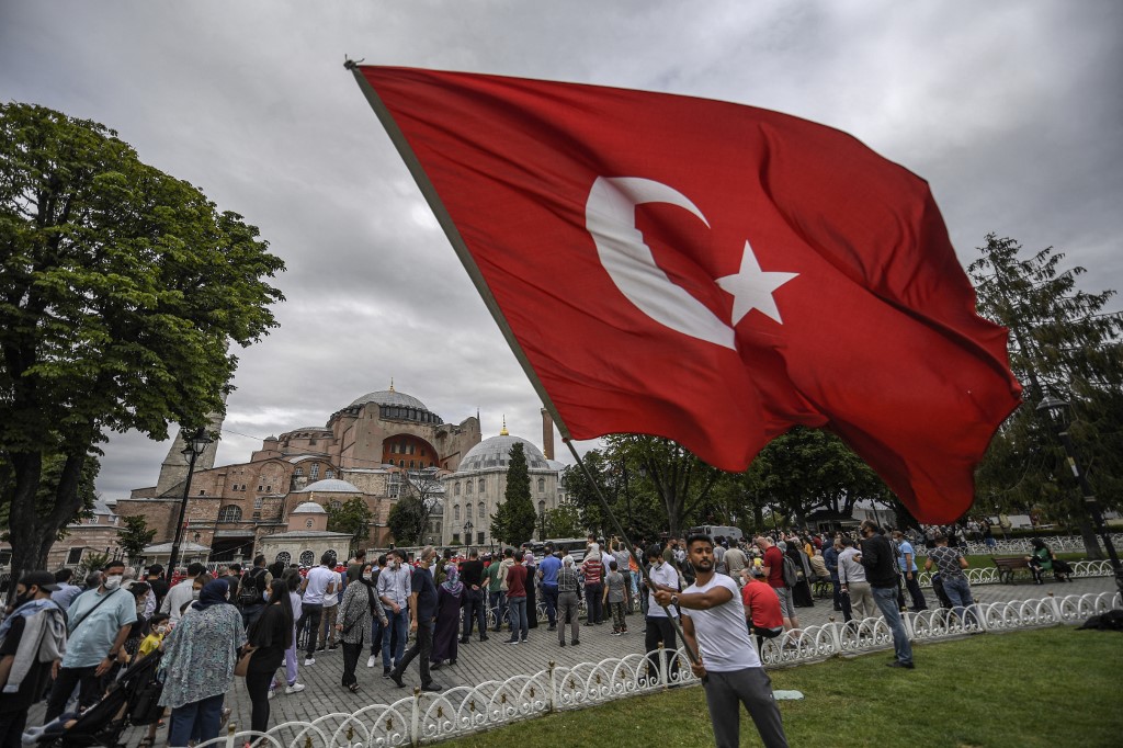 ISTANBUL TURKEY FLAG