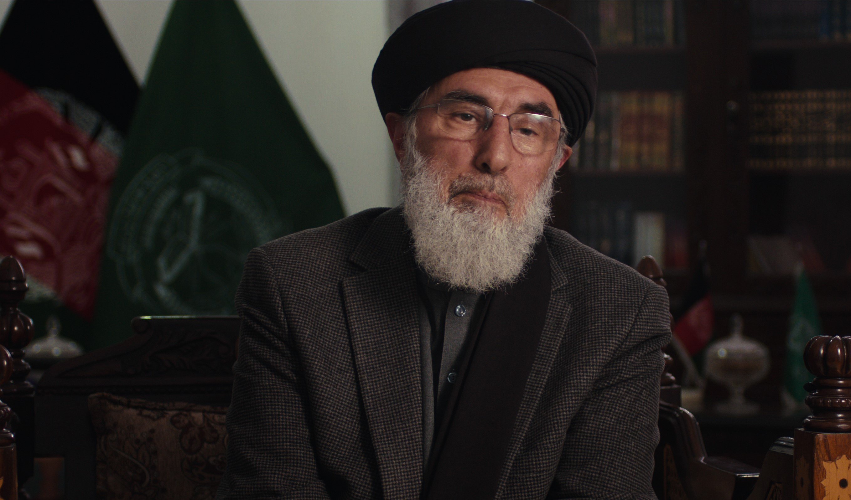 Gulbuddin Hekmatyar, politicien afghan et ancien moudjahidine, apparaît dans la série (avec l’aimable autorisation de Netflix)