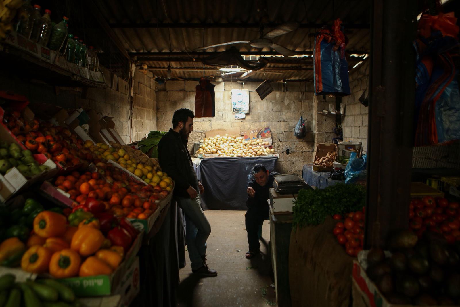 Palestinian businesses can only rely on light during the daylight hours (MEE/Mohammed al-Hajjar)